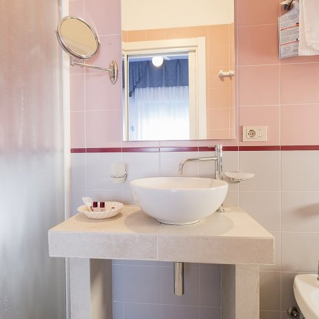 Acquamarina Superior/Family - Bathroom