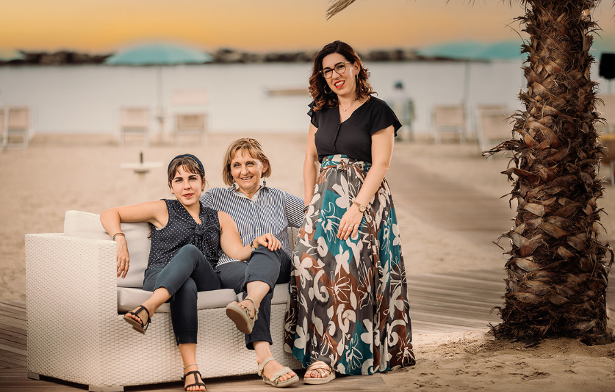 Famiglia Buda | Hotel Eliseo Giardino con Bar Aperto fino a tarda notte | Hotel Eliseo